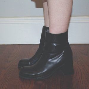 Thrifted Black Leather Chelsea Boot